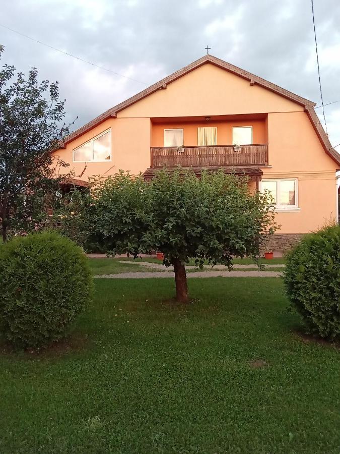Timi Kulcsoshaz Otel Lăzarea Dış mekan fotoğraf