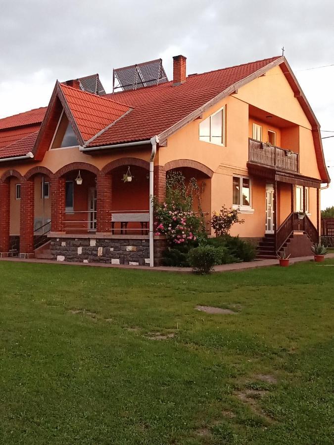 Timi Kulcsoshaz Otel Lăzarea Dış mekan fotoğraf